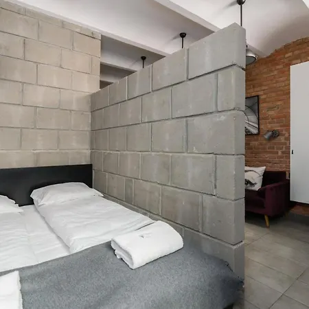 Underground Level Strzalowa By Renters Apartment Poznan