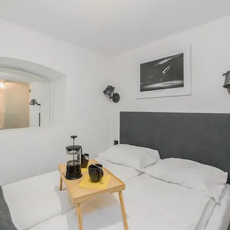 Apartment Underground Level Strzalowa By Renters