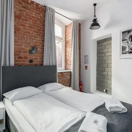 Underground Level Strzalowa By Renters Apartment