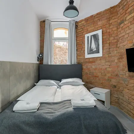 Underground Level Strzalowa By Renters Apartment