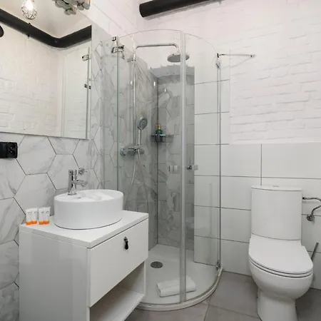 Underground Level Strzalowa By Renters * Poznan
